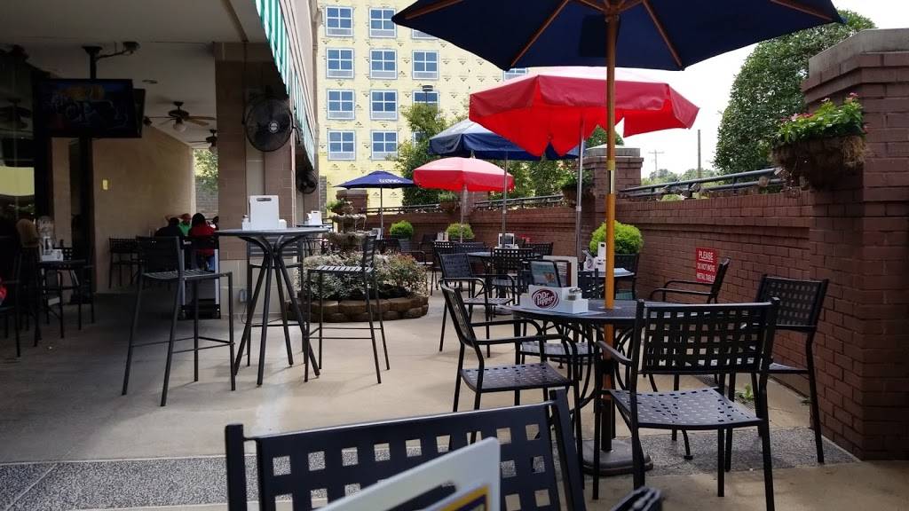 Hueys Southwind | restaurant | 7825 Winchester Rd, Memphis, TN 38125, USA | 9016248911 OR +1 901-624-8911