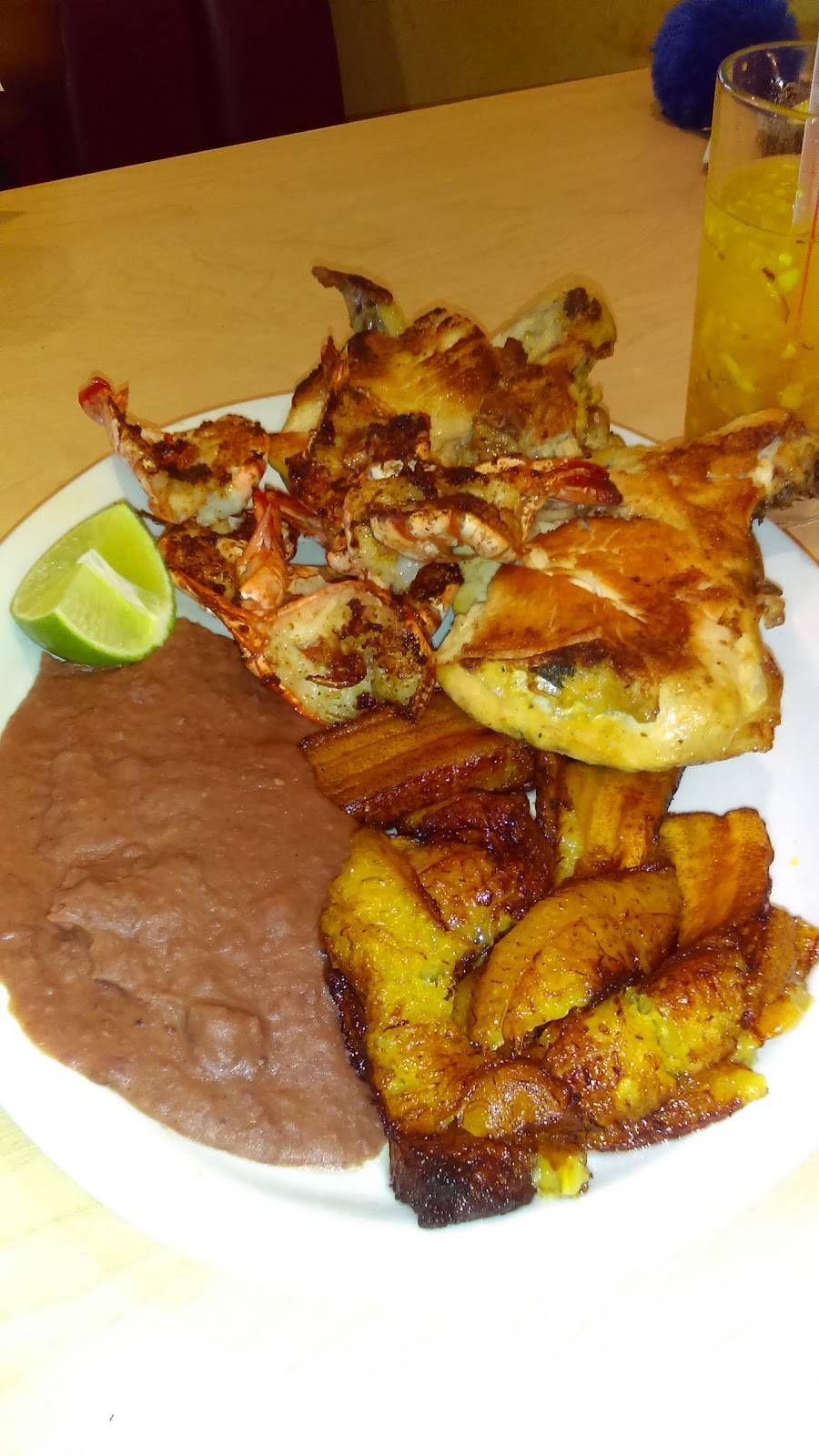 El Nuevo San Salvador | restaurant | 5230 Santa Monica Blvd, Los Angeles, CA 90029, USA | 3236651772 OR +1 323-665-1772