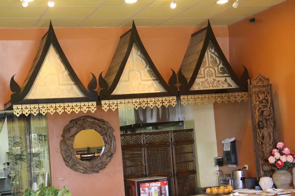 Thai Corner | restaurant | 22371 El Toro Rd, Lake Forest, CA 92630, USA | 9493808869 OR +1 949-380-8869