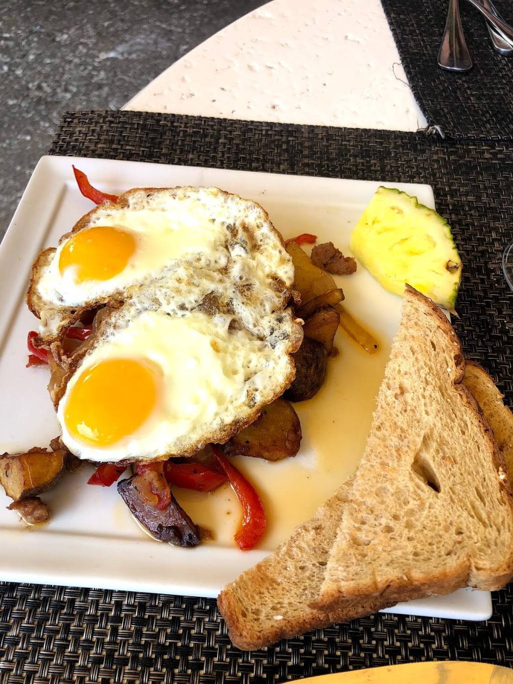 ELAS On the Water | restaurant | 1 Shelter Cove Ln, Hilton Head Island, SC 29928, USA | 8437853030 OR +1 843-785-3030