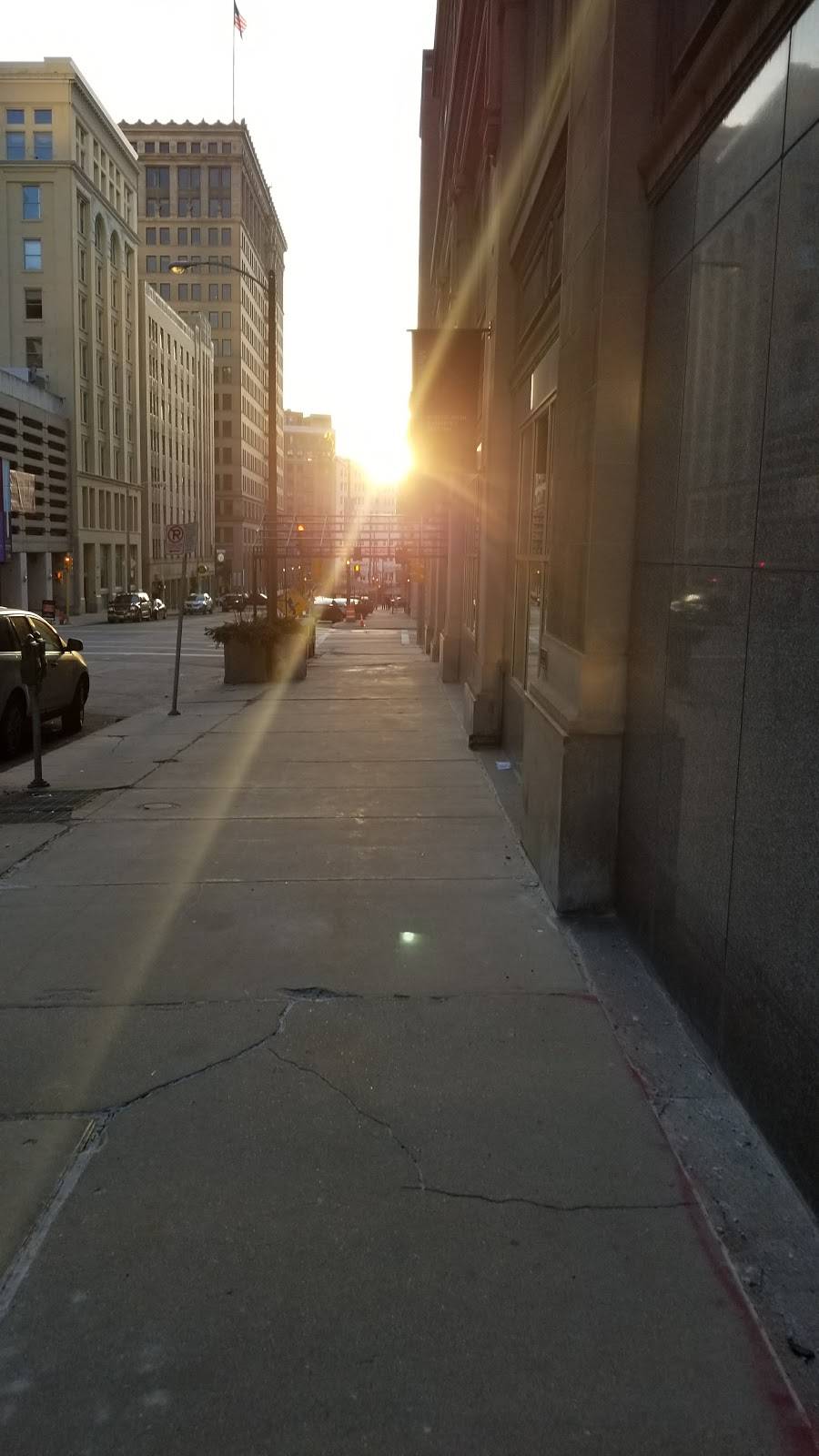 My Office | restaurant | 763 N Milwaukee St, Milwaukee, WI 53202, USA | 4142769646 OR +1 414-276-9646