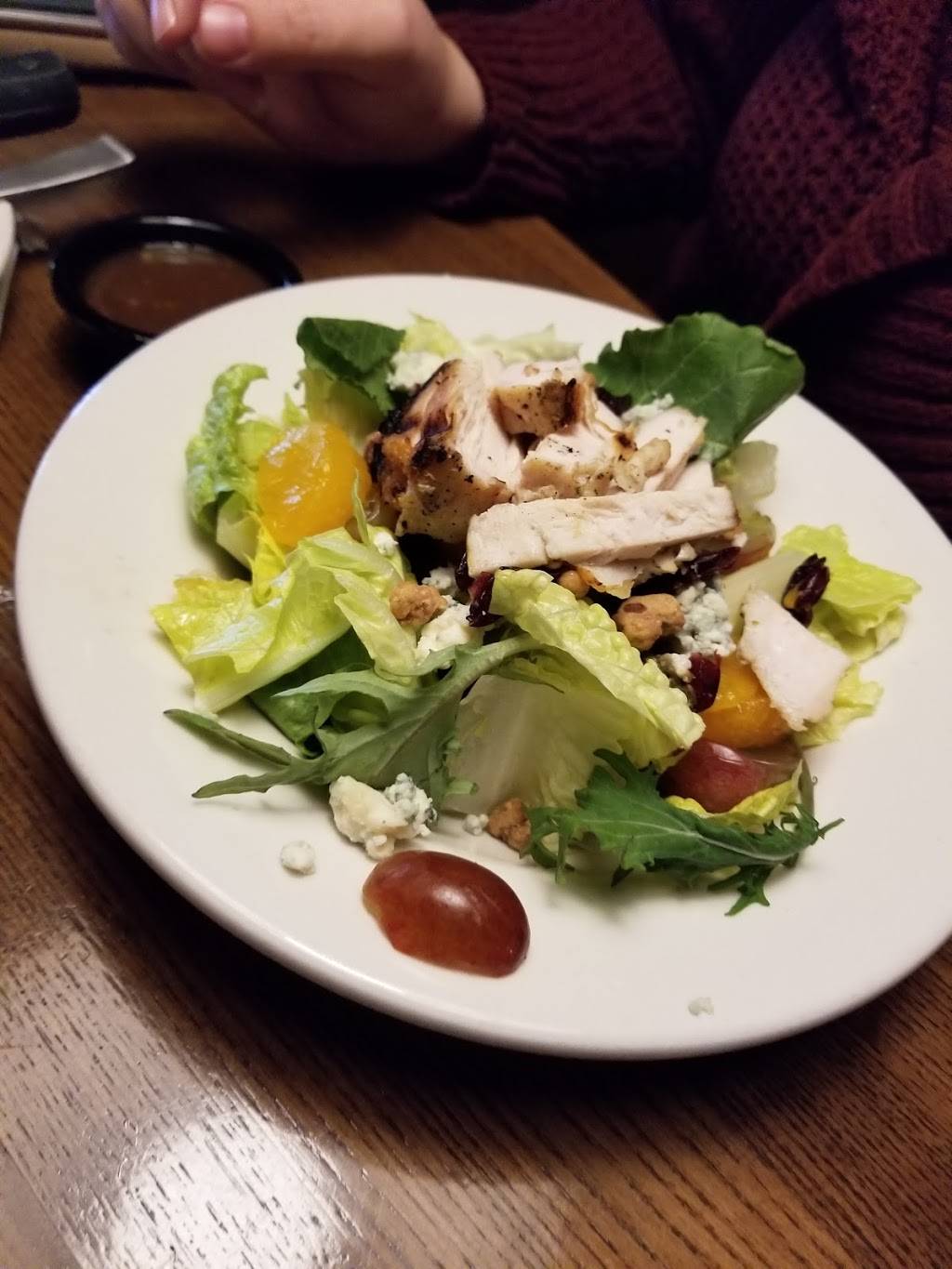 TGI Fridays | restaurant | 222 S Dupont Hwy, Dover, DE 19901, USA | 3027353500 OR +1 302-735-3500