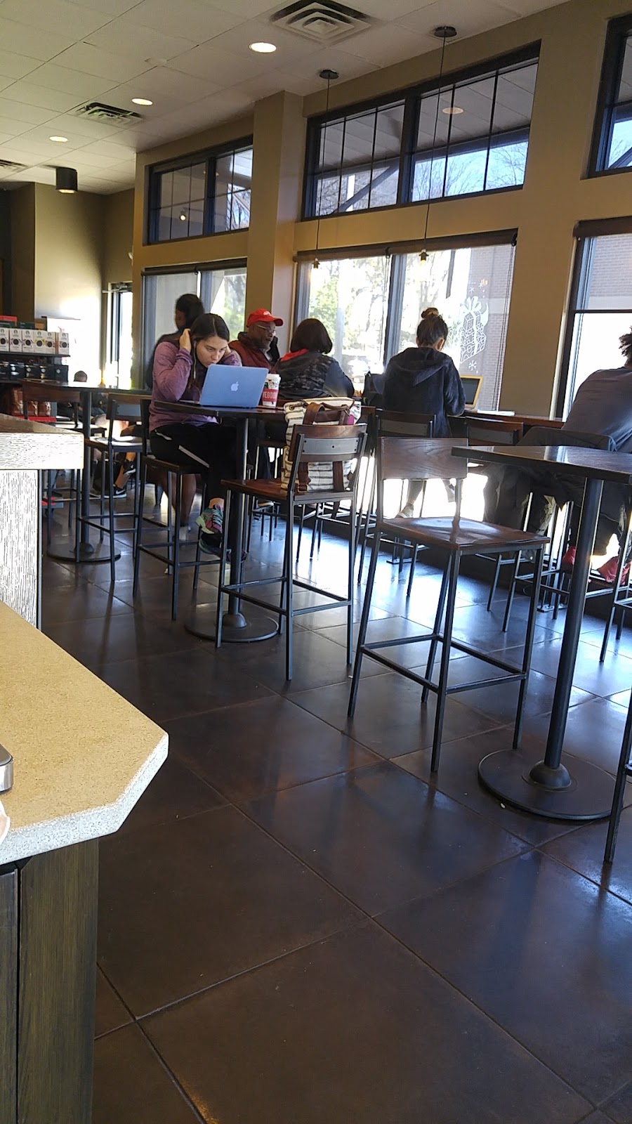 Starbucks | cafe | 1850 Union Ave, Memphis, TN 38104, USA | 9017294288 OR +1 901-729-4288