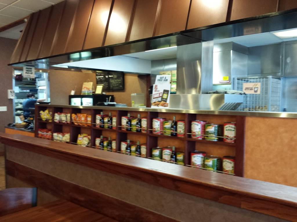 Penn Station East Coast Subs | meal takeaway | 7025 Kingston Pike, Knoxville, TN 37919, USA | 8655250000 OR +1 865-525-0000