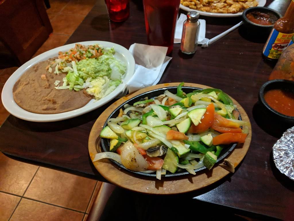 El Nopal | restaurant | 1610 Kentucky Mills Dr, Louisville, KY 40299, USA | 5022618099 OR +1 502-261-8099