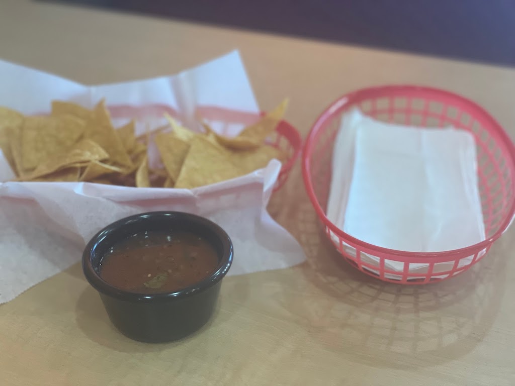 El Chilacatazo | restaurant | 337 Monterey St, Salinas, CA 93901, USA | 8319987677 OR +1 831-998-7677