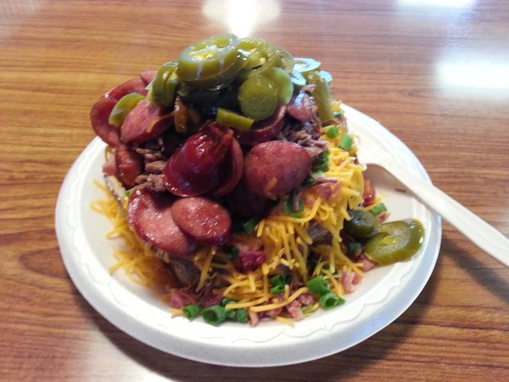 Hog Wild Pit Bar-B-Q | restaurant | 8821W 21st Street N, Wichita, KS 67205, USA | 3167217775 OR +1 316-721-7775