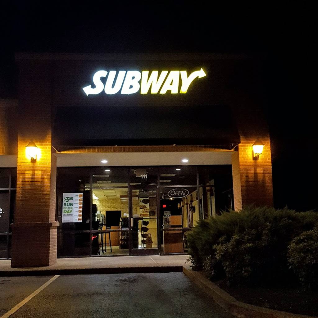 Subway Restaurants | restaurant | Daybreak Shops, 6490 Memphis Arlington Rd Suite 111, Bartlett, TN 38135, USA | 9019225325 OR +1 901-922-5325