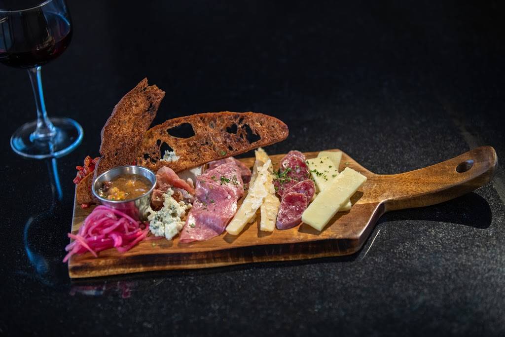 Scopri Restaurant | restaurant | 401 Locust St, Des Moines, IA 50309, USA | 5152442151 OR +1 515-244-2151