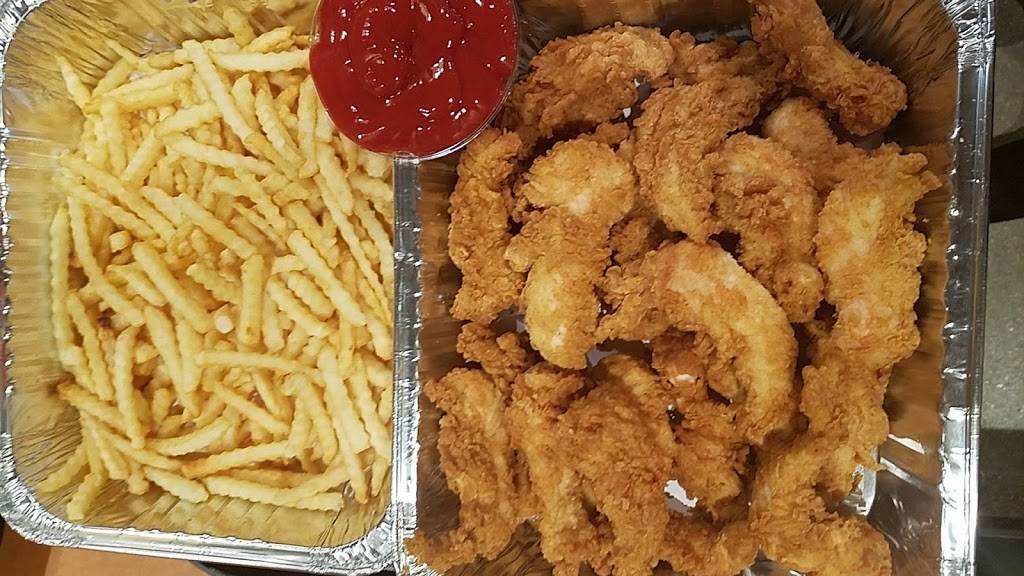Raising Canes Chicken Fingers | meal takeaway | 2255 W Northwest Hwy, Dallas, TX 75220, USA | 2143537141 OR +1 214-353-7141