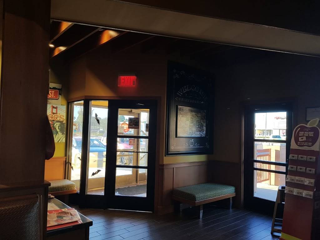 Applebees Grill + Bar | restaurant | 181 Norfleet Dr, Senatobia, MS 38668, USA | 6626124304 OR +1 662-612-4304