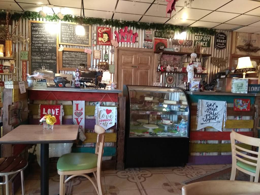 Lanis Cheesecakes & Coffee House | restaurant | 510 TX-27, Comfort, TX 78013, USA | 8309955264 OR +1 830-995-5264