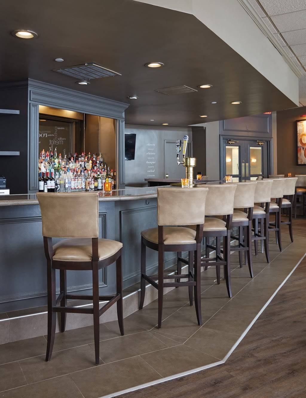 21 Lake Restaurant and Bar | restaurant | 21 Lake Ave Ext, Danbury, CT 06811, USA | 2037441776 OR +1 203-744-1776