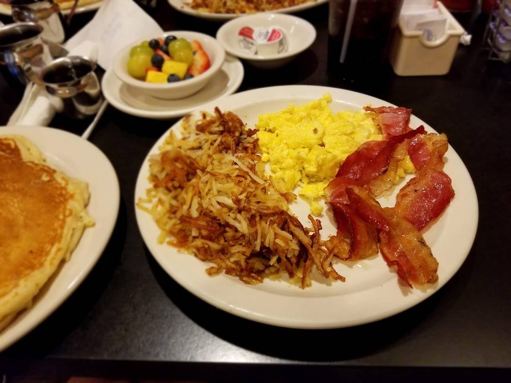 Lillys Kitchen Table | restaurant | 4008 Broadway, Grove City, OH 43123, USA | 6148010771 OR +1 614-801-0771