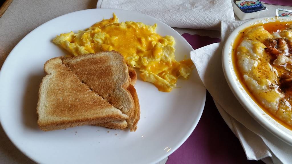 Kissin Cuzzins | restaurant | 951 34th St N, St. Petersburg, FL 33713, USA | 7273233915 OR +1 727-323-3915