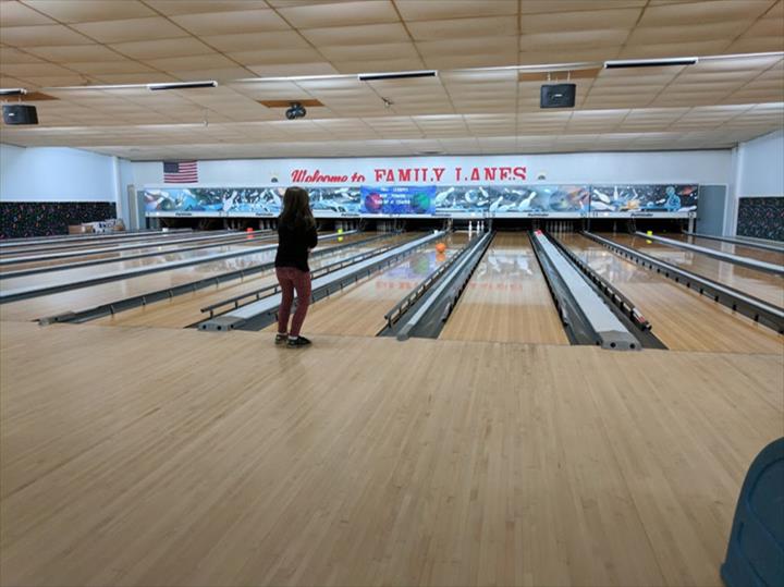 Family Lanes & Amusements | restaurant | 501 Longhorn Pass NW, Hartselle, AL 35640, USA | 2567733911 OR +1 256-773-3911