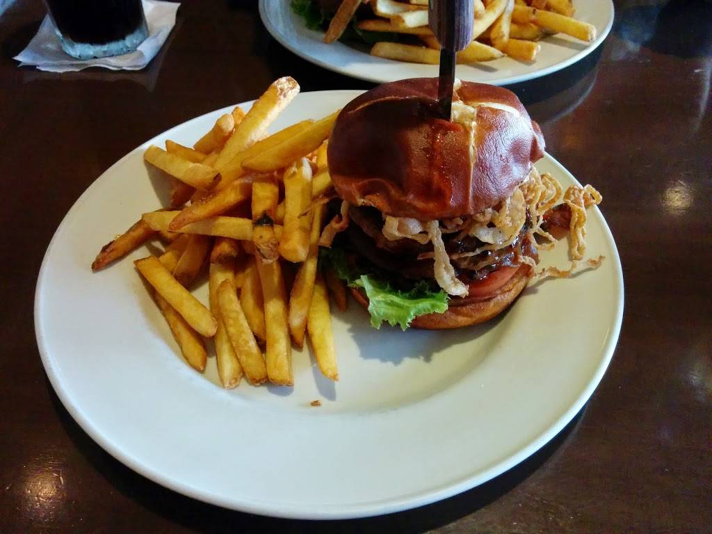 Kelseys Original Roadhouse | restaurant | 124 Woodlawn Rd W, Guelph, ON N1H 1B2, Canada | 5198260120 OR +1 519-826-0120