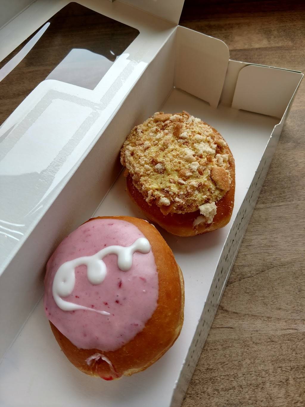 Krispy Kreme | bakery | 520 Main St, Saco, ME 04072, USA | 2075368219 OR +1 207-536-8219