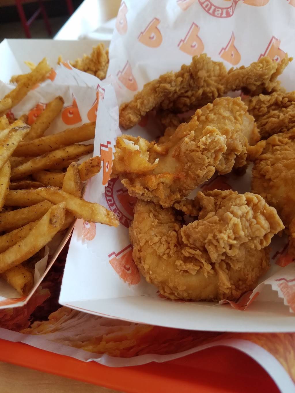 Popeyes Louisiana Kitchen | restaurant | 2000 N Howard St, Baltimore, MD 21218, USA | 4102447180 OR +1 410-244-7180