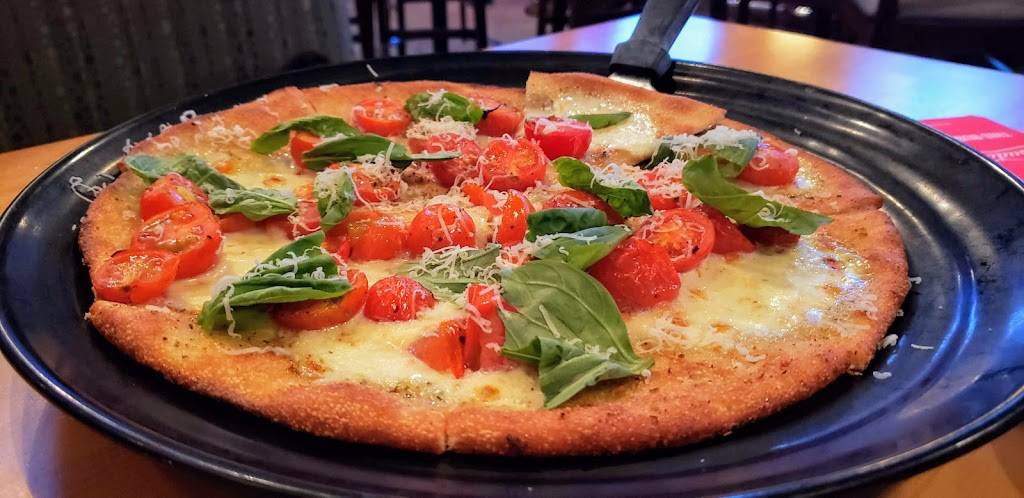 Boston Pizza | restaurant | 3300 Monarch Dr, Orillia, ON L3V 8A2, Canada | 7053290994 OR +1 705-329-0994