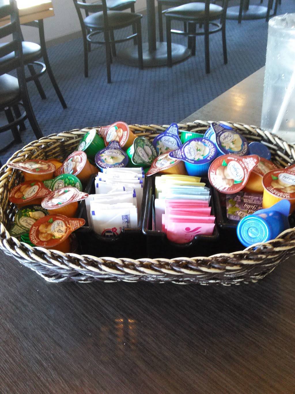 Chefs Country Cafe | cafe | 17039 Valley Blvd, Fontana, CA 92335, USA | 9098232200 OR +1 909-823-2200