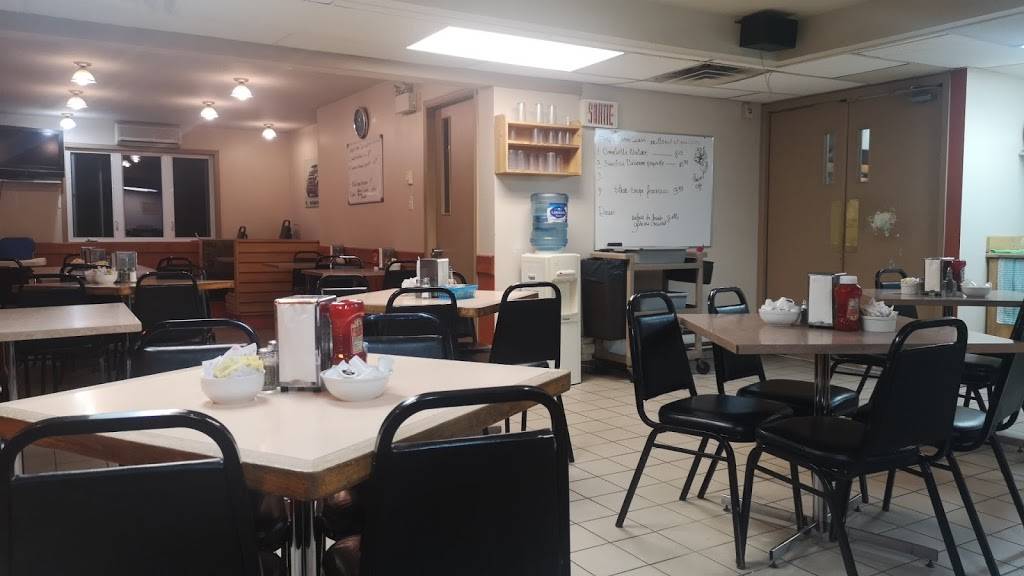 Relais 117 | restaurant | 1159 Trans-Canada Hwy, Grand-Remous, QC J0W 1E0, Canada | 8194382974 OR +1 819-438-2974