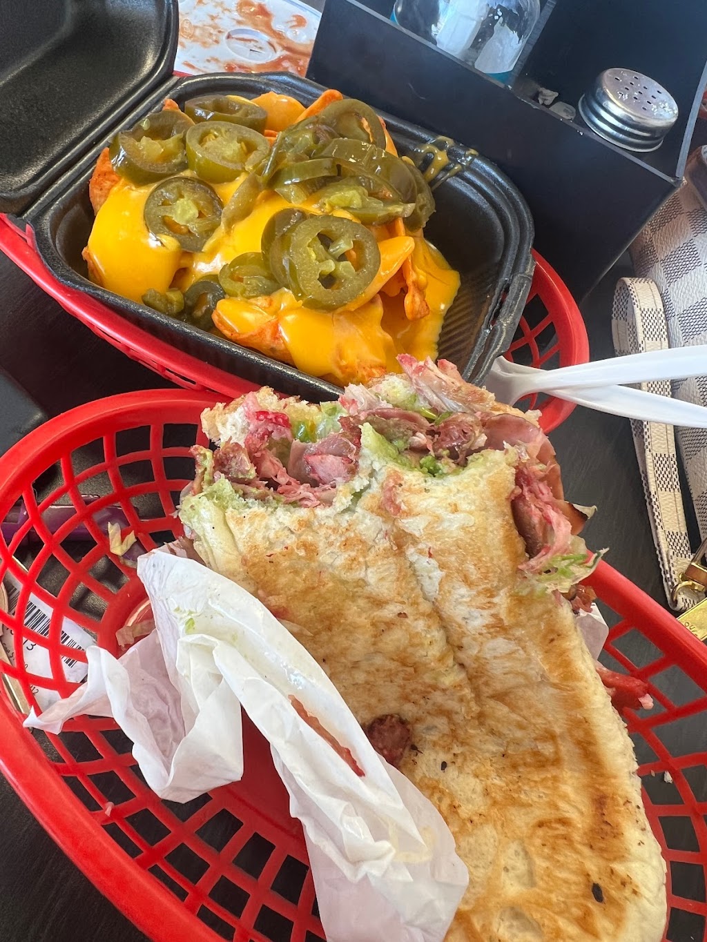 Lonches Juaritos | restaurant | 13001 Eastlake Blvd, El Paso, TX 79928, USA | 9153078177 OR +1 915-307-8177