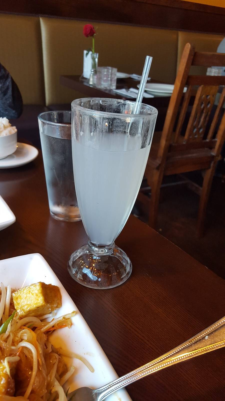 Chaiyo Thai Cuisine | restaurant | 11749 15th Ave NE, Seattle, WA 98125, USA | 2063618888 OR +1 206-361-8888