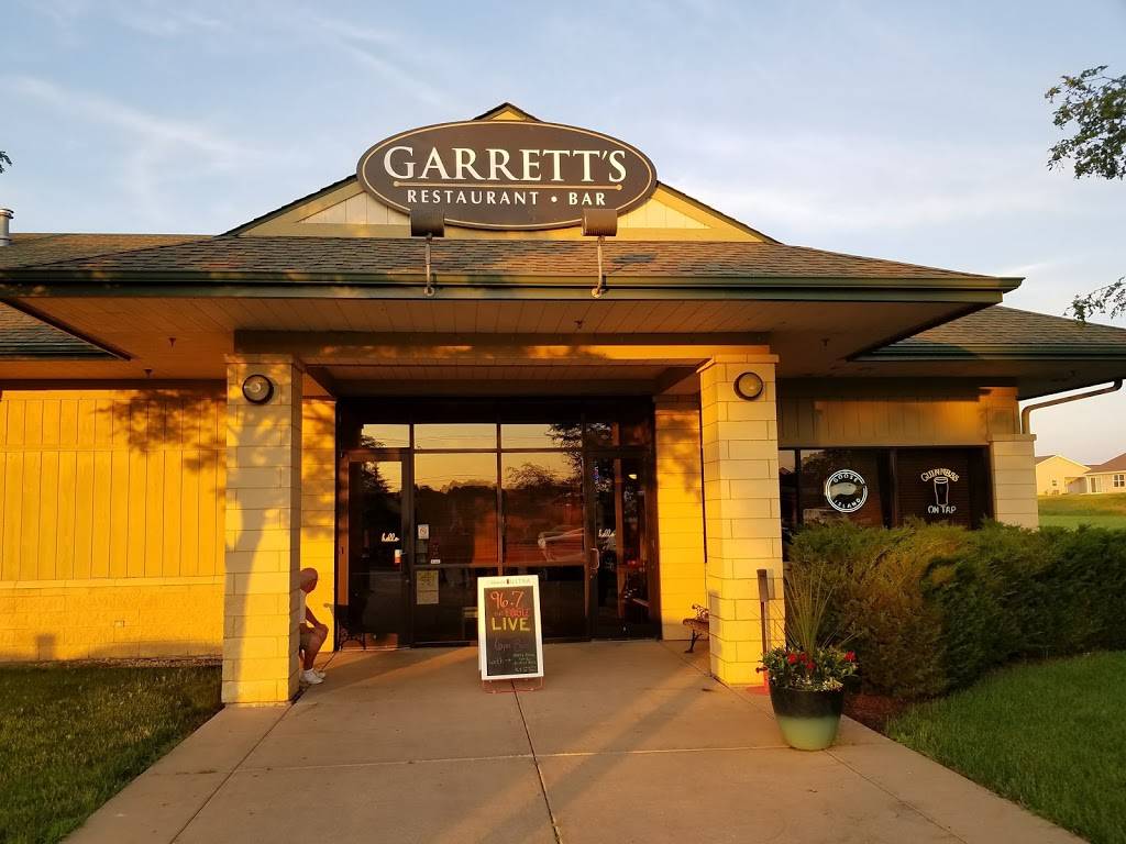 Garretts Restaurant and Bar | restaurant | 1631 N Bell School Rd, Rockford, IL 61107, USA | 8154849473 OR +1 815-484-9473
