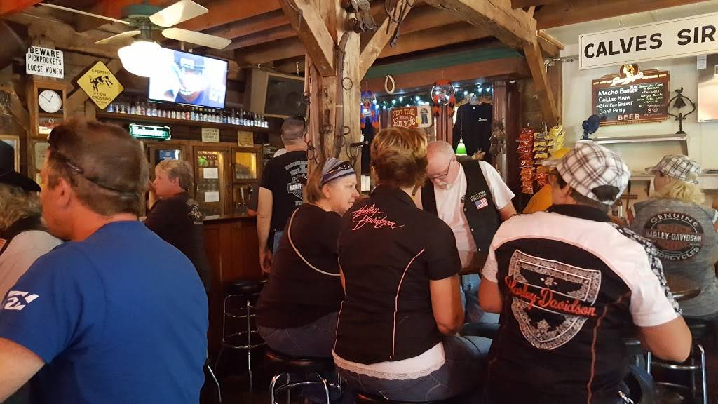 Anton’s Saloon | restaurant | 26320 County Hwy W, Benton, WI 53803, USA | 6089654881 OR +1 608-965-4881