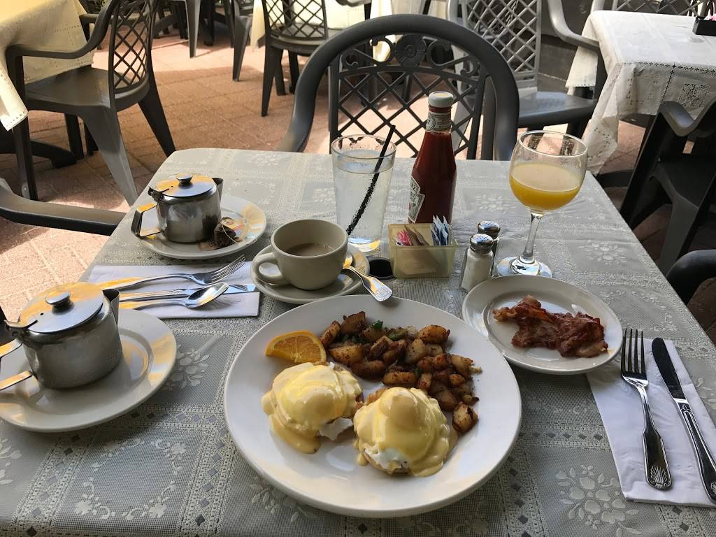 Lisas Cafe | restaurant | 13331 Gulf Blvd, Madeira Beach, FL 33708, USA | 7273942833 OR +1 727-394-2833