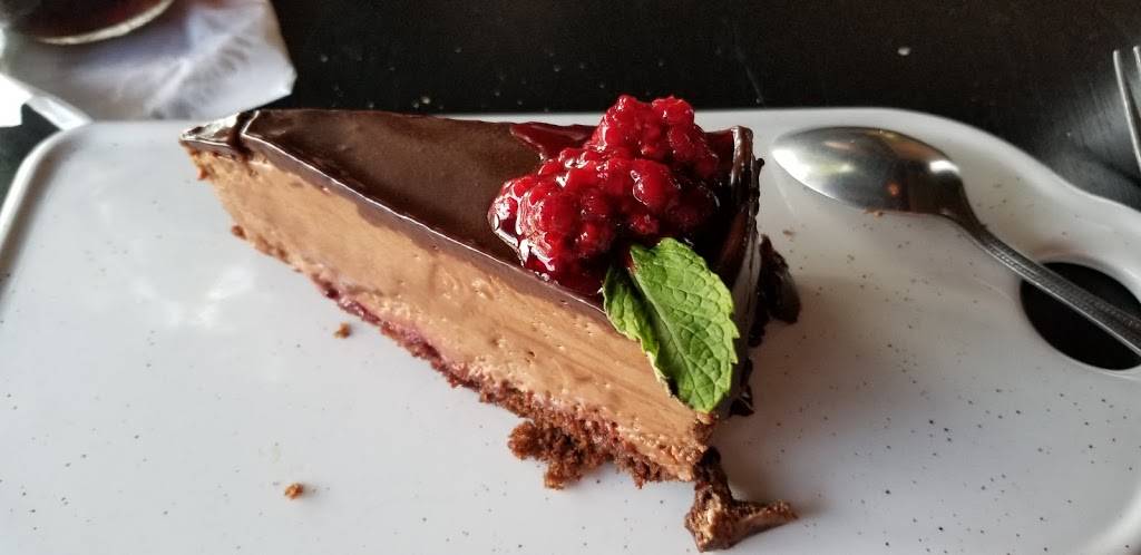 Global Gourmet | restaurant | 102 E Jackson St, Carbondale, IL 62901, USA | 6185490771 OR +1 618-549-0771