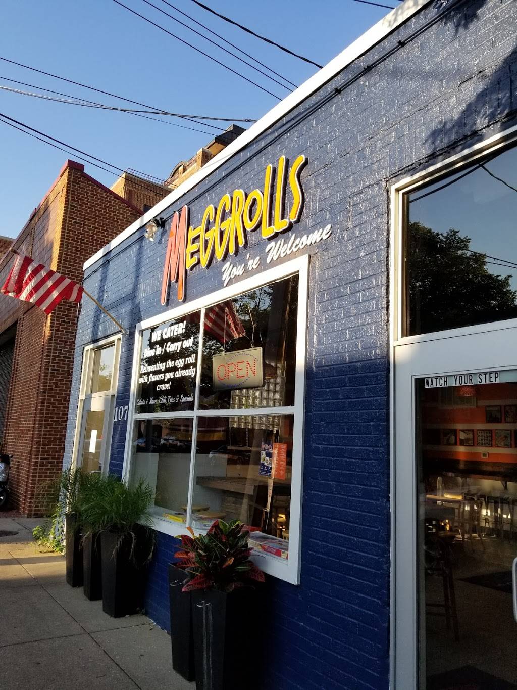 Meggrolls | restaurant | 107 N Fayette St, Alexandria, VA 22314, USA | 5713120399 OR +1 571-312-0399