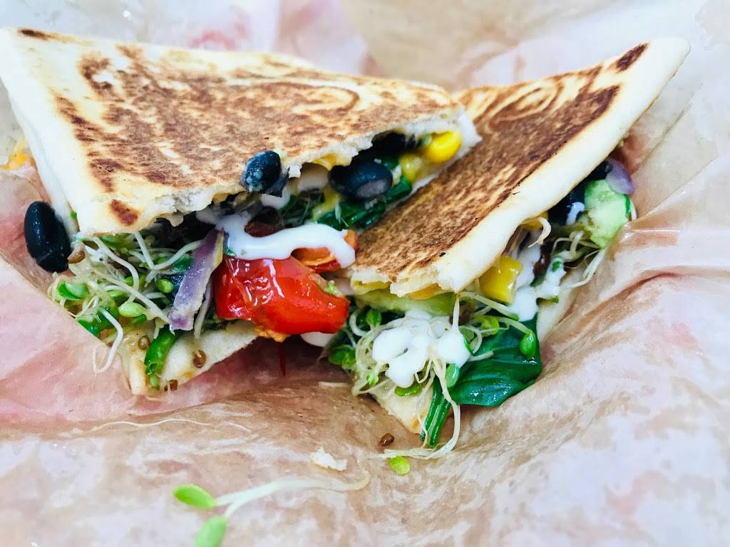 Pressed Panini Bar & Juicery | restaurant | 2517 Mitchell Rd Suits E, Ceres, CA 95307, USA | 2093467467 OR +1 209-346-7467