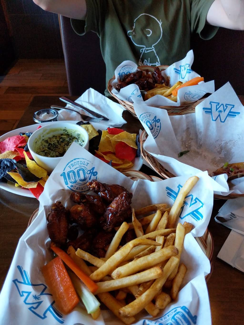 Wild Wing | restaurant | 9580 Yonge St #11, Richmond Hill, ON L4C 1V6, Canada | 9052376940 OR +1 905-237-6940