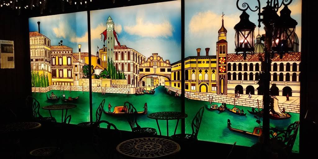 Leonardos Pizza | restaurant | 700 E War Memorial Dr, Peoria, IL 61614, USA | 3096880800 OR +1 309-688-0800