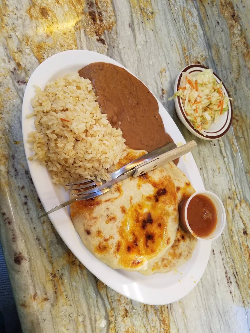 La Flor Pupusas Grill | restaurant | 2454 Loma Vista Dr, Sacramento, CA 95825, USA | 9164871549 OR +1 916-487-1549