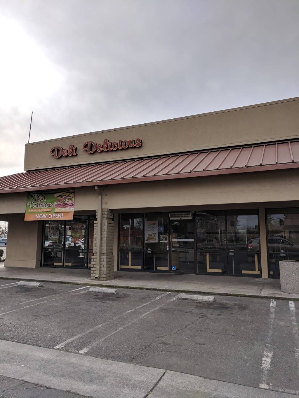 Deli Delicious | restaurant | 1624 Howard St, Madera, CA 93637, USA | 5593954928 OR +1 559-395-4928