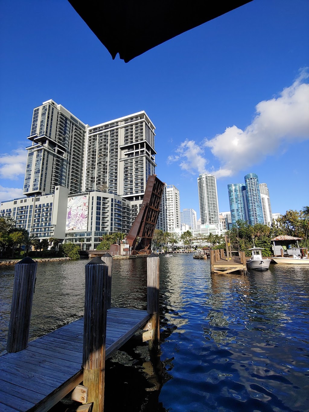 Pirate Republic Seafood Restaurant | restaurant | 400 SW 3rd Ave, Fort Lauderdale, FL 33315, USA | 9547613500 OR +1 954-761-3500