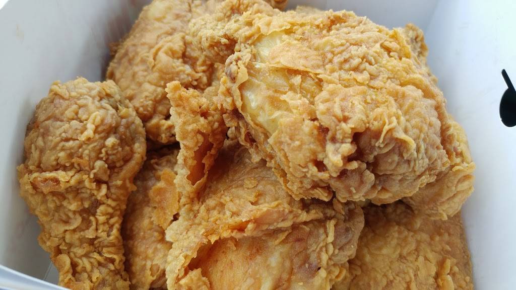 Churchs Chicken | restaurant | 2800 US-52, Moncks Corner, SC 29461, USA | 8437614702 OR +1 843-761-4702