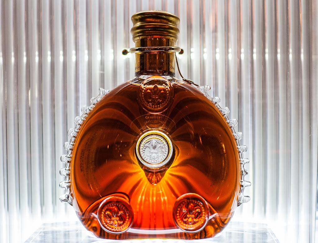 McVees | night club | 23380 Telegraph Rd, Southfield, MI 48033, USA | 2483528243 OR +1 248-352-8243