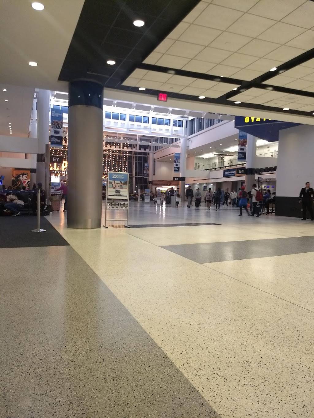 Pappadeaux | restaurant | George Bush Intercontinental Airport (IAH), 3950 S Terminal Rd Space 33, Houston, TX 77032, USA | 2818217684 OR +1 281-821-7684