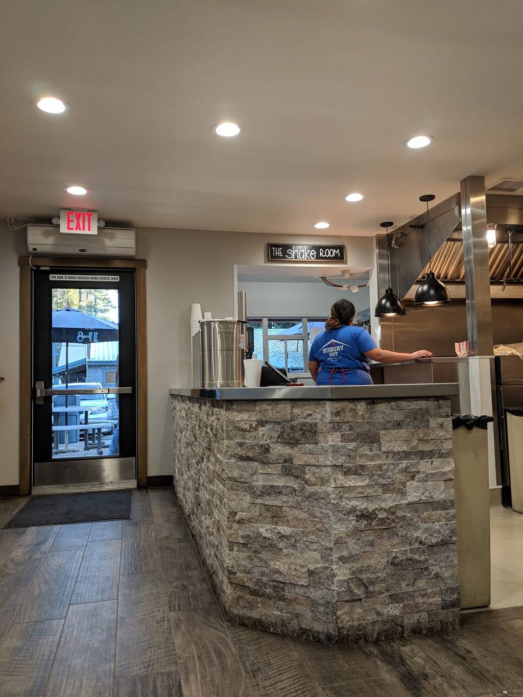 Hungry Hut | restaurant | 42008 Tollhouse Rd, Shaver Lake, CA 93664, USA | 5598413222 OR +1 559-841-3222