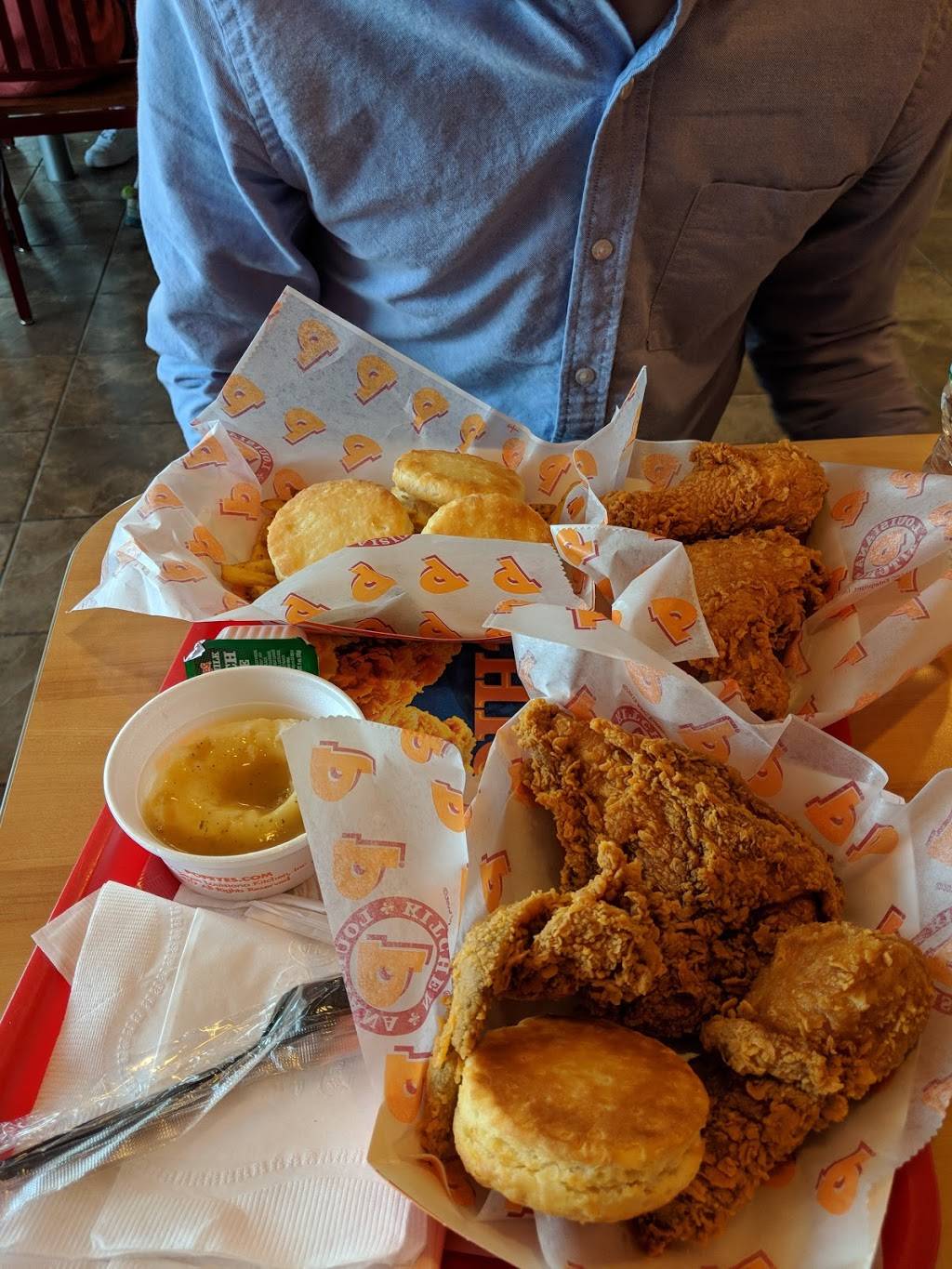 Popeyes Louisiana Kitchen | restaurant | 480 Stelton Rd, Piscataway Township, NJ 08854, USA | 7327521039 OR +1 732-752-1039