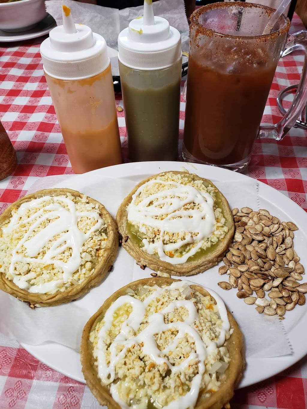 Pozoleria "Iguala" | restaurant | 3835 W Fullerton Ave, Chicago, IL 60647, USA | 7736979245 OR +1 773-697-9245