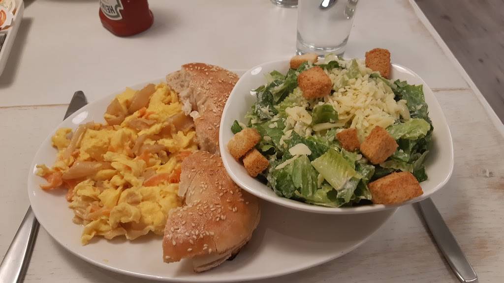 What A Bagel - St. Clair | restaurant | 827 St Clair Ave W, Toronto, ON M6C 1C2, Canada | 6474848461 OR +1 647-484-8461