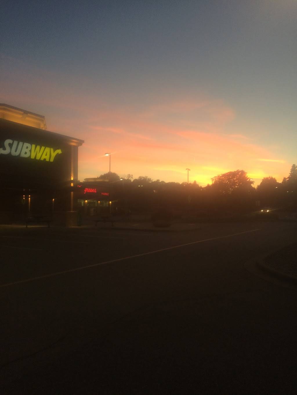 Subway Restaurants | restaurant | 768 MN-110, Mendota Heights, MN 55120, USA | 6514051327 OR +1 651-405-1327