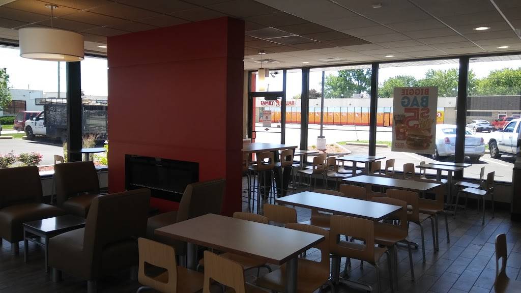 Wendys | restaurant | 18001 E 9 Mile Rd, Eastpointe, MI 48021, USA | 5867790132 OR +1 586-779-0132
