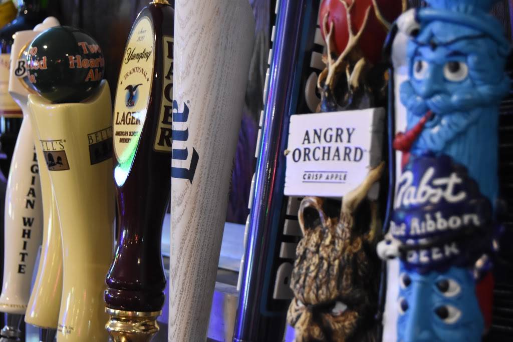 Flanagans Pub | restaurant | 101 E Stewart St, Dayton, OH 45409, USA | 9372285776 OR +1 937-228-5776