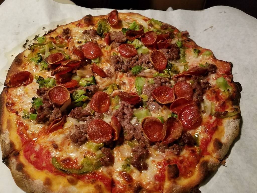 Joey Garlics Newington | restaurant | 150 Kitts Ln, Newington, CT 06111, USA | 8603724620 OR +1 860-372-4620